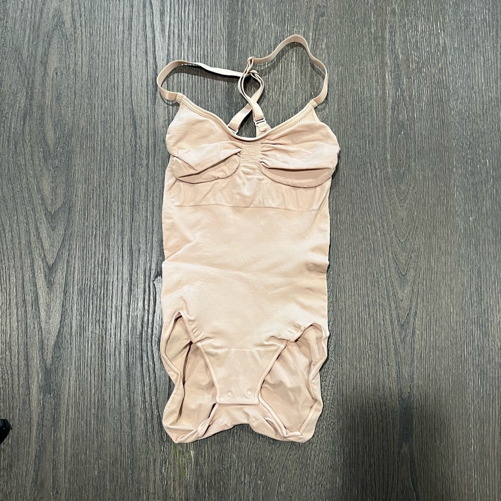NWOT Skims Sculpting Bodysuit Clay - Size L/XL